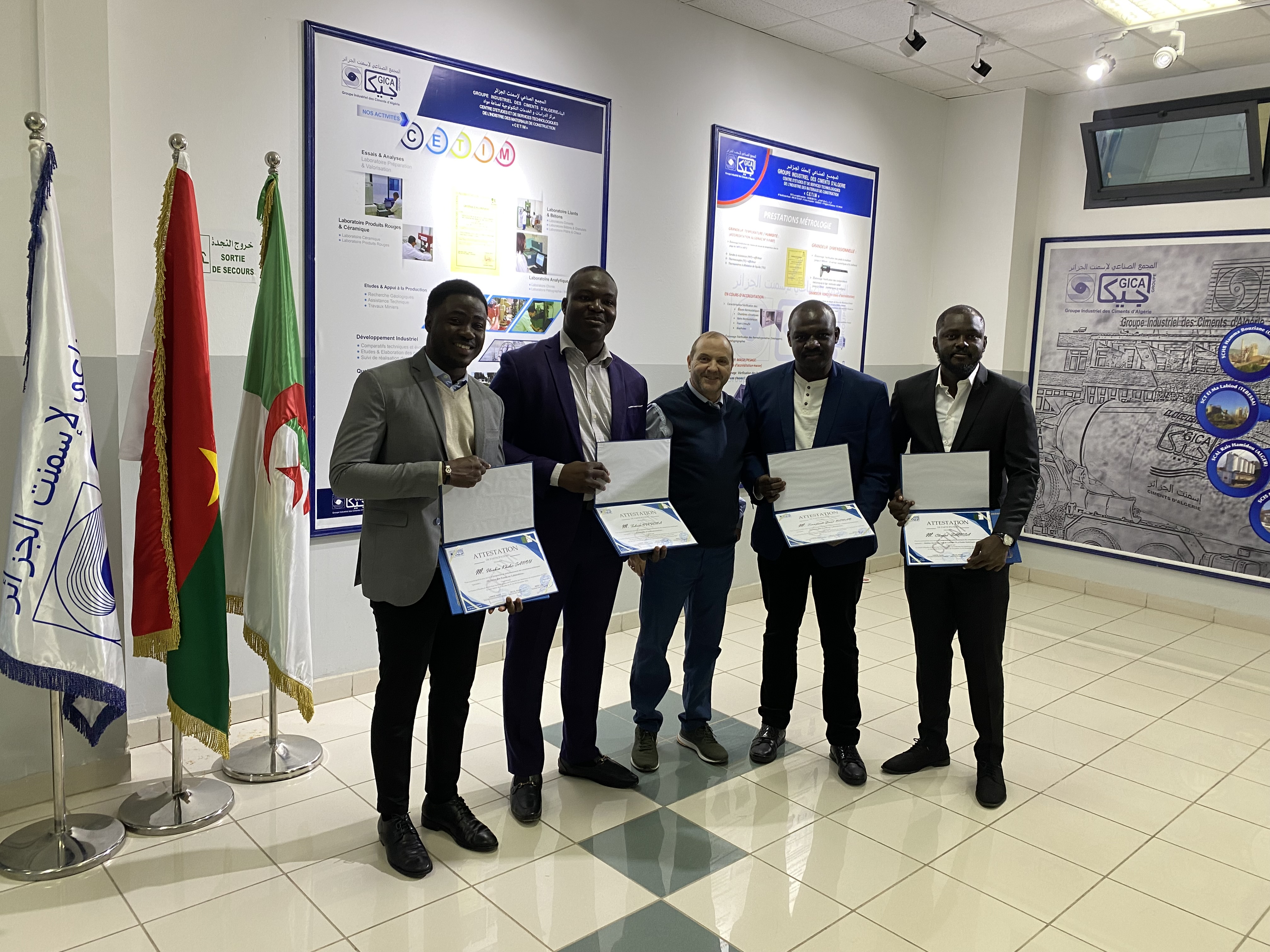 <p style="text-align:justify"><span style="font-size:11pt"><span style="font-family:Calibri,sans-serif"><span style="font-size:12.0pt"><span style="font-family:"Arial",sans-serif">Encadr&eacute;s par les comp&eacute;tences du CETIM, les stagiaires burkinab&eacute;s ont eu la possibilit&eacute; de ma&icirc;triser les essais au laboratoire, en se concentrant sur deux laboratoires cl&eacute;s : le laboratoire analytique et le laboratoire ciment. Cette immersion compl&egrave;te dans les laboratoires analytiques et le laboratoire ciment a permis aux participants de perfectionner leurs comp&eacute;tences selon les normes en vigueur.</span></span></span></span></p>

<p style="text-align:justify"><span style="font-size:11pt"><span style="font-family:Calibri,sans-serif"><span style="font-size:12.0pt"><span style="font-family:"Arial",sans-serif">L'organisation de cette formation au CETIM a &eacute;t&eacute; un succ&egrave;s retentissant, t&eacute;moignant de l'engagement continu des &eacute;quipes CETIM envers l'excellence et l'am&eacute;lioration constante.</span></span></span></span></p>

<p style="text-align:justify"><span style="font-size:11pt"><span style="font-family:Calibri,sans-serif"><span style="font-size:12.0pt"><span style="font-family:"Arial",sans-serif">Une collation a &eacute;t&eacute; organis&eacute;e &agrave; la fin de cette formation en l'honneur des quatre cadres burkinab&eacute;s qui ont re&ccedil;u de la main du Pr&eacute;sident Directeur G&eacute;n&eacute;ral du CETIM, M. LYES MADI des attestations de participation et des cadeaux symboliques tout en leur souhaitant la r&eacute;ussite dans leurs missions respectives et que cette exp&eacute;rience soit le d&eacute;but d'une collaboration fructueuse entre les deux pays.&nbsp;&nbsp;&nbsp;&nbsp; </span></span></span></span></p>

