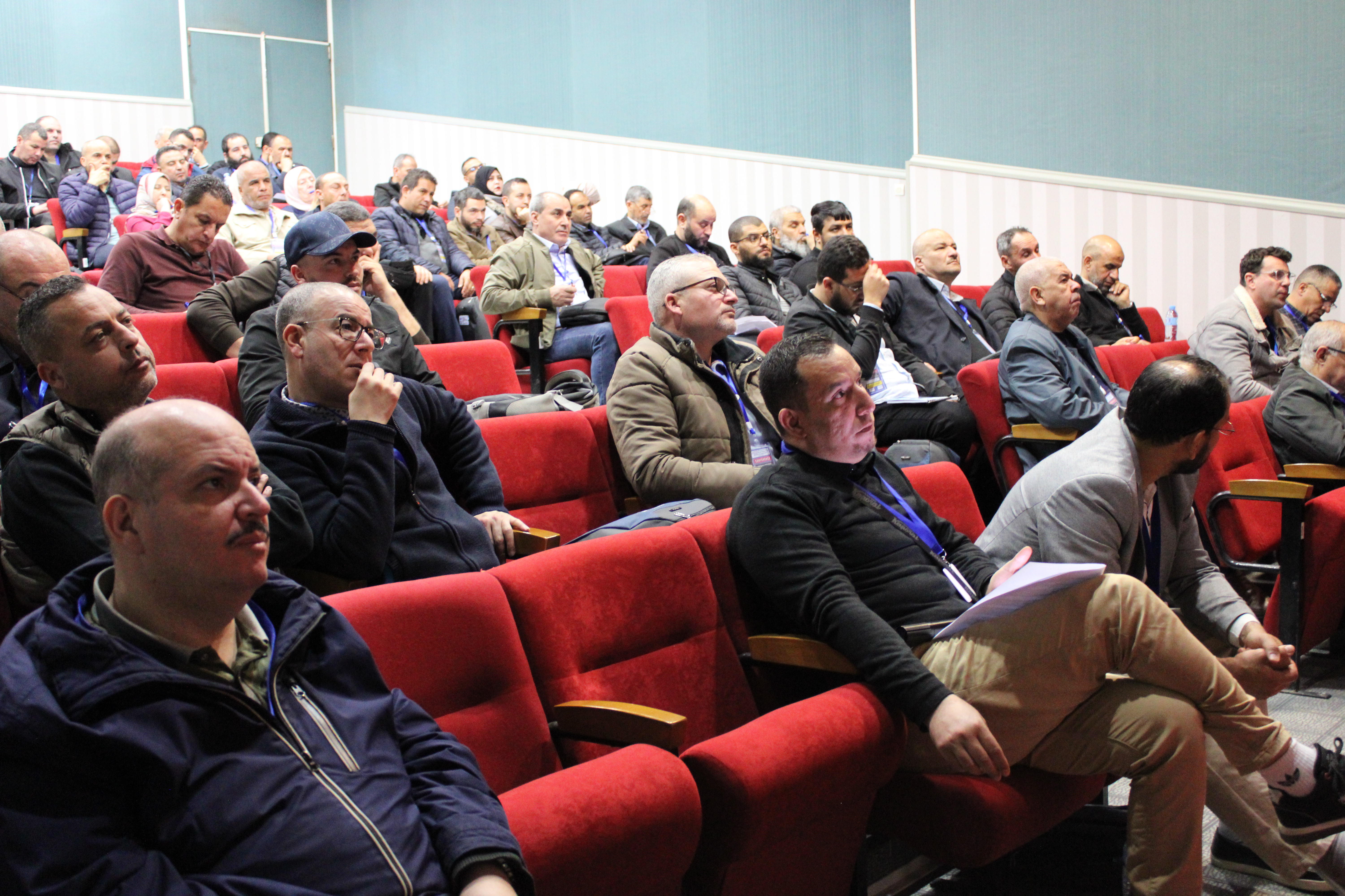 Le CETIM, en collaboration avec Estin-bejaia, a organisé une conférence sur le thème « Intelligence Artificielle et Performance des Entreprises », avec la participation des filiales du Groupe GICA.
Cet événement a permis de mettre en avant l’importance de l’intelligence artificielle dans le secteur industriel, notamment pour améliorer la performance, optimiser les processus de production, développer la maintenance prédictive et renforcer la compétitivité des entreprises.
Aujourd’hui, l’IA est un outil clé pour innover, mieux décider, améliorer la gestion et accélérer la recherche et le développement.
La conférence a également été un moment d’échange entre chercheurs, industriels et décideurs, favorisant le partage d’expériences et la création de nouvelles opportunités de collaboration.
Le CETIM et le Groupe GICA réaffirment leur engagement à soutenir l’innovation et le développement industriel.
Merci à tous les partenaires et participants pour leur contribution à la réussite de cet événement.